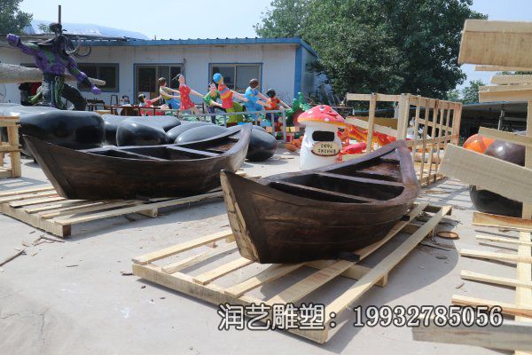 公园玻璃钢船雕塑 公园玻璃钢船雕塑