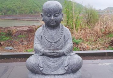 小区石雕小和尚雕塑
