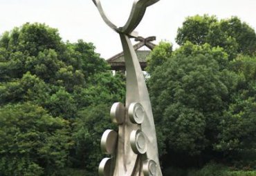 广场不锈钢鹰雕塑