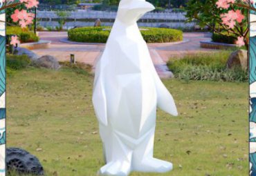 商业街玻璃钢企鹅雕塑