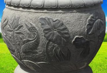 草坪石雕水缸雕塑