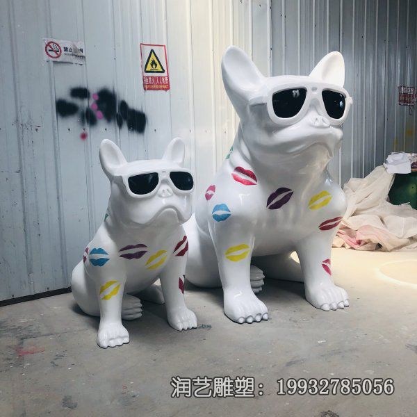 草坪玻璃钢狗雕塑 草坪玻璃钢狗雕塑