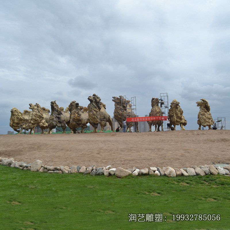 小区骆驼动物铜雕 小区骆驼动物铜雕