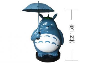 酒店玻璃钢龙猫雕塑