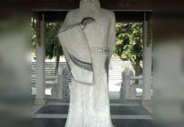 商场包公石雕