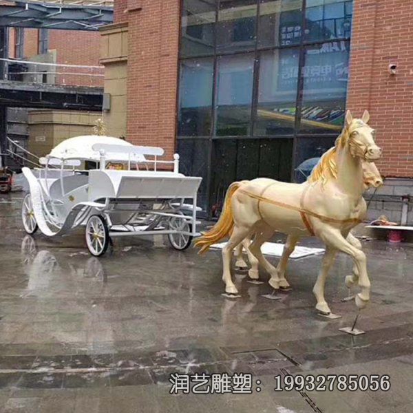 商业街玻璃钢马车雕塑 商业街玻璃钢马车雕塑