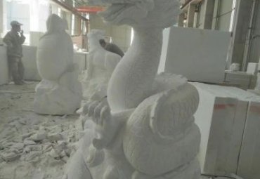学校龙动物石雕