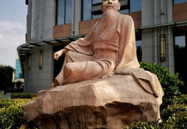 商场苏轼石雕