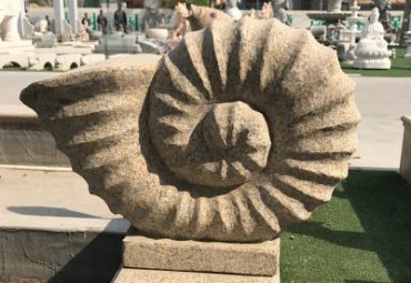 商业街海螺石雕
