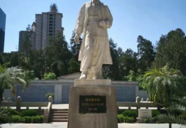 医院白求恩石雕