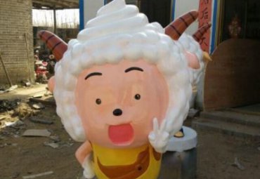 商场玻璃钢喜羊羊与灰太狼雕塑