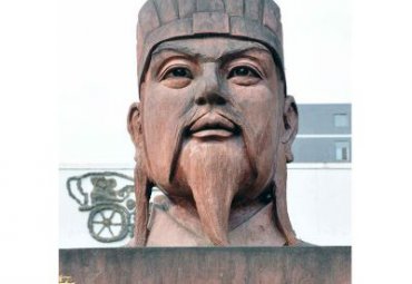 广场诸葛亮石雕