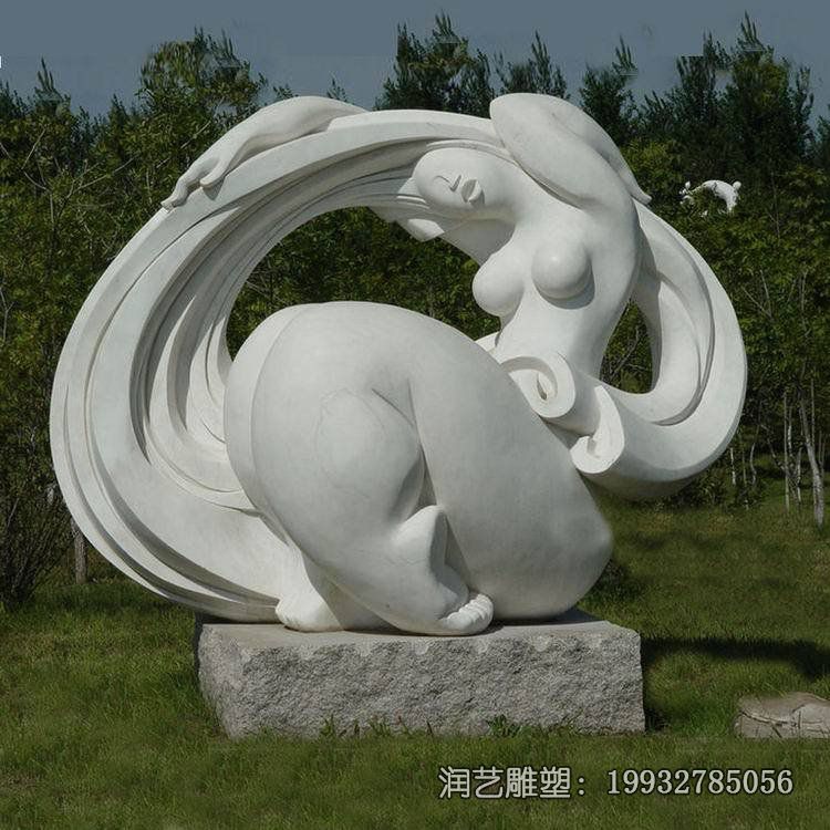 广场母子石雕 广场母子石雕