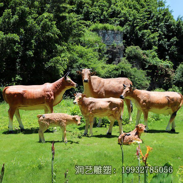 小区玻璃钢黄牛雕塑 小区玻璃钢黄牛雕塑
