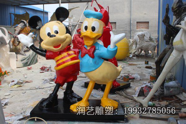 广场玻璃钢唐老鸭雕塑 广场玻璃钢唐老鸭雕塑
