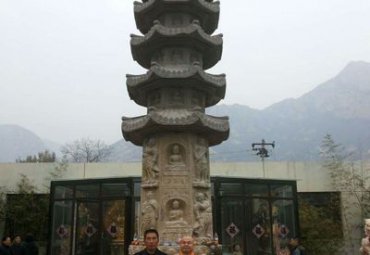 小区塔景观石雕