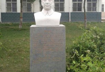 商业街李四光石雕