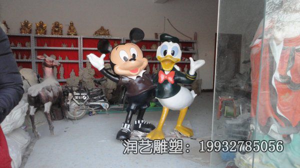 景区玻璃钢唐老鸭卡通雕塑 景区玻璃钢唐老鸭卡通雕塑