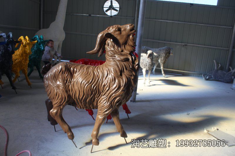 广场羊动物铜雕 广场羊动物铜雕