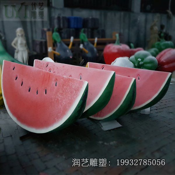 小区玻璃钢西瓜景观雕塑 小区玻璃钢西瓜景观雕塑