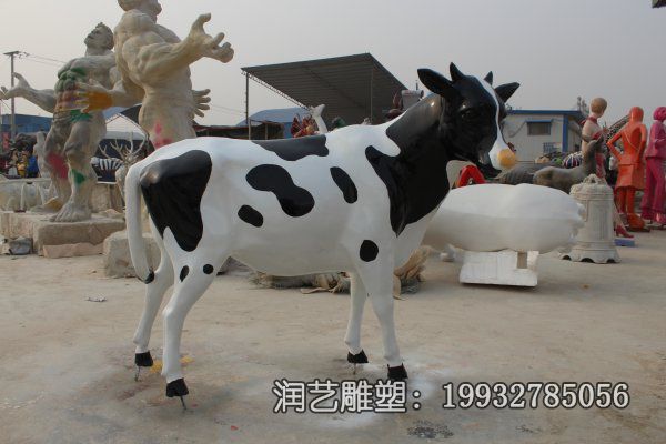 商场玻璃钢奶牛雕塑 商场玻璃钢奶牛雕塑