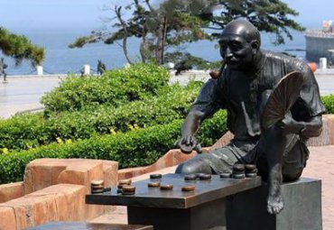 景区下棋人物铜雕