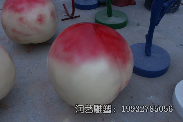 小区玻璃钢桃子景观雕塑 小区玻璃钢桃子景观雕塑