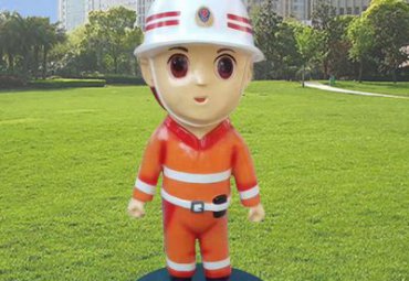 公园玻璃钢消防员卡通雕塑
