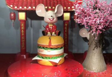学校玻璃钢鼠卡通雕塑