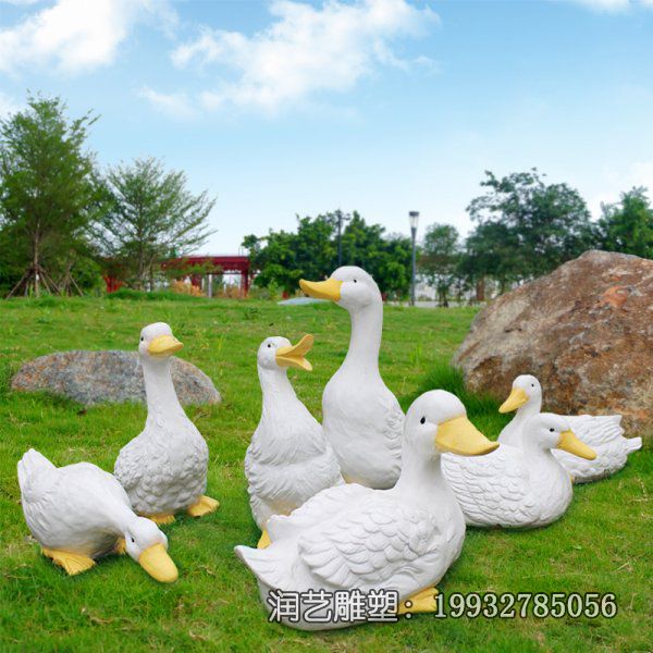 医院玻璃钢鸭子雕塑 医院玻璃钢鸭子雕塑