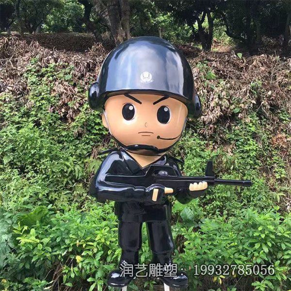 草坪玻璃钢警察雕塑 草坪玻璃钢警察雕塑