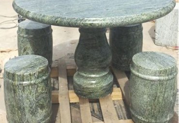 商场桌凳景观石雕