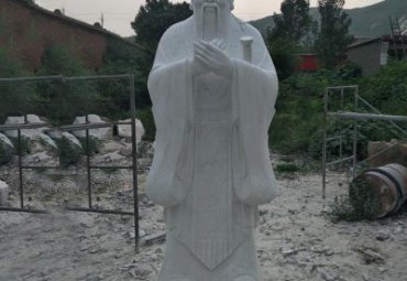 广场孔子人物石雕