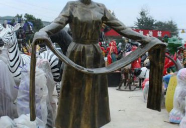学校少数民族人物铜雕