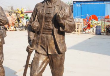 企业工人人物铜雕