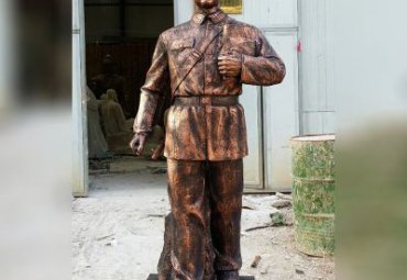 公园雷锋人物铜雕
