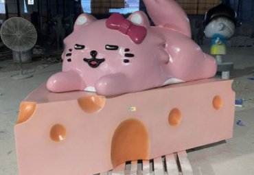 游乐场玻璃钢猫雕塑