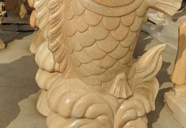 医院鱼动物石雕