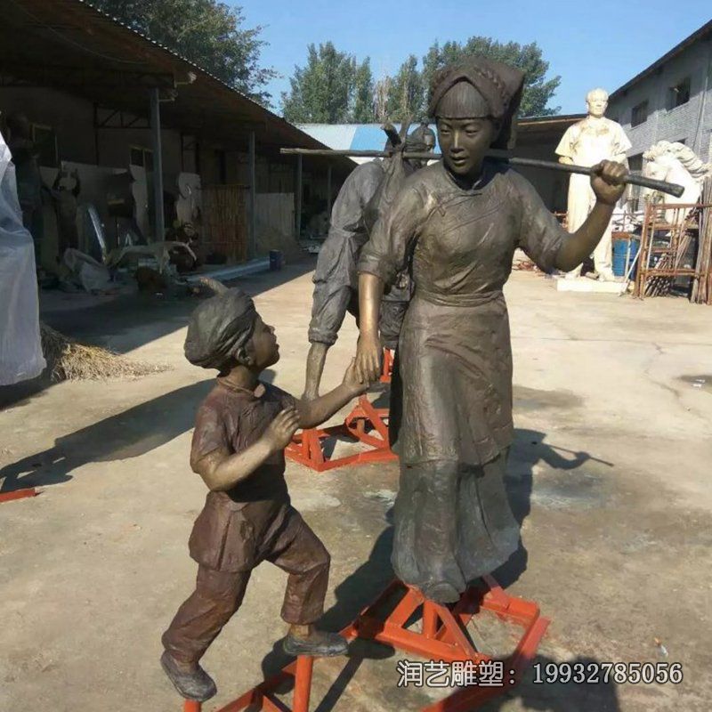 草坪少数民族铜雕 草坪少数民族铜雕