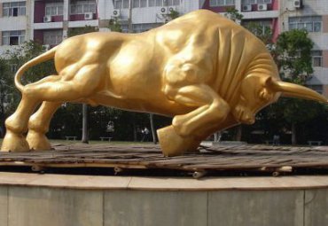 商业街牛动物铜雕
