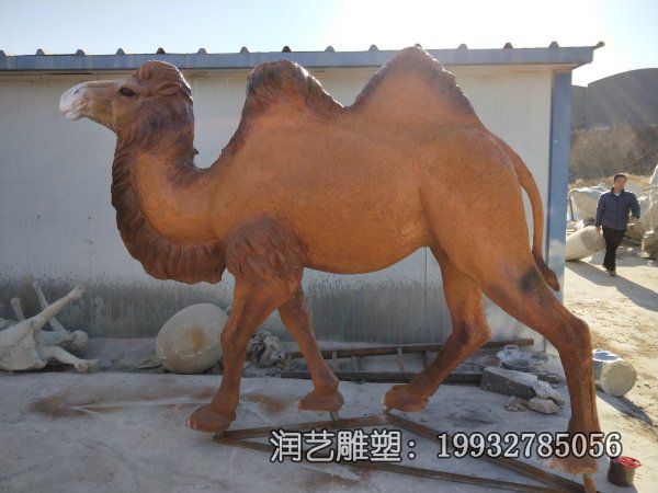 商场玻璃钢骆驼雕塑 商场玻璃钢骆驼雕塑