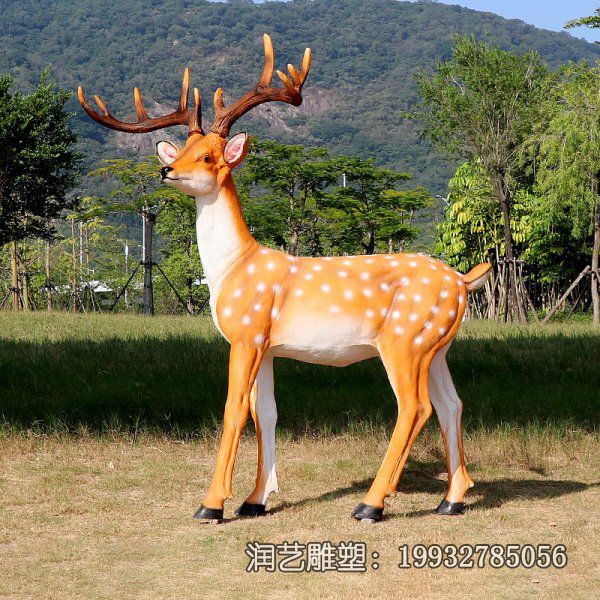 小区玻璃钢梅花鹿动物雕塑 小区玻璃钢梅花鹿动物雕塑