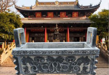草坪香炉石雕