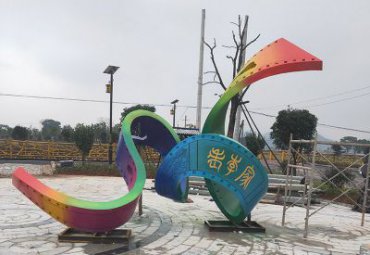 游乐场不锈钢螺旋雕塑