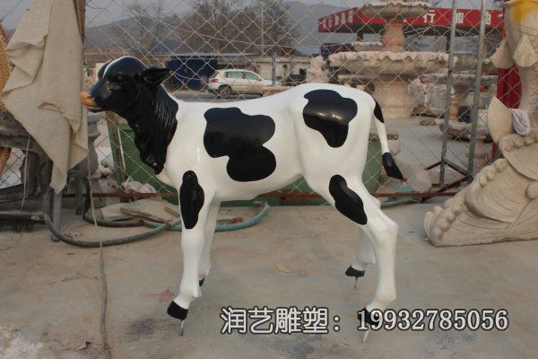 商业街玻璃钢奶牛雕塑 商业街玻璃钢奶牛雕塑