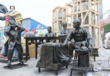 商场民俗人物铜雕