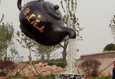 小区玻璃钢茶壶景观雕塑