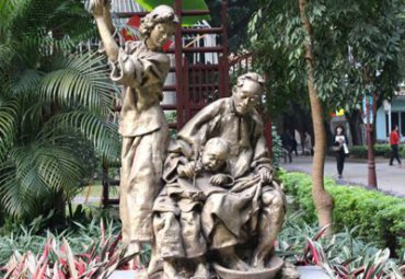 企业一家人人物铜雕