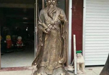 广场名人老子铜雕