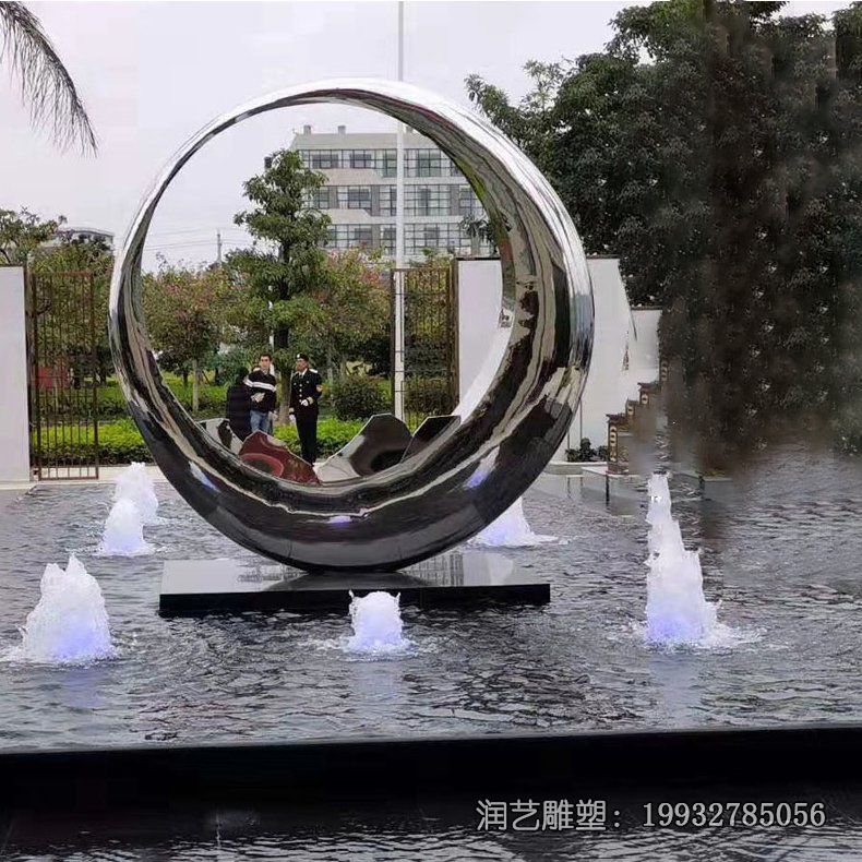 草坪不锈钢月亮景观雕塑 草坪不锈钢月亮景观雕塑